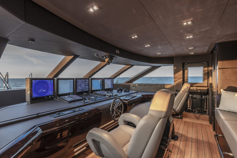 Helm Station