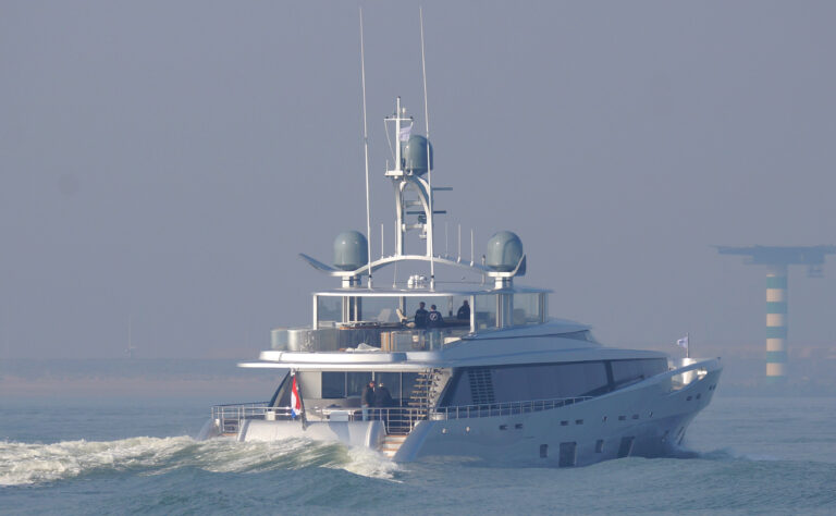 COMO superyacht by Feadship - Photo by Kees Torn