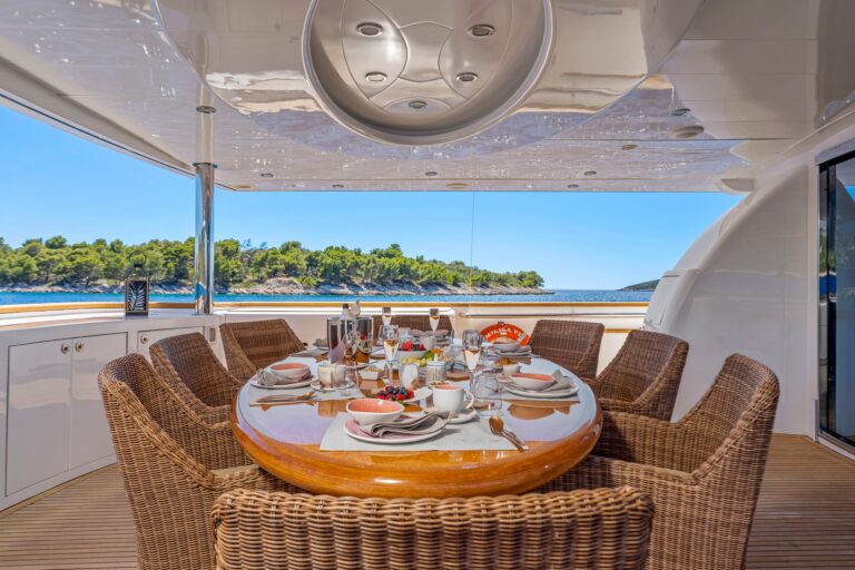 Main Deck Dining