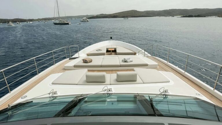 Foredeck Relaxation Area