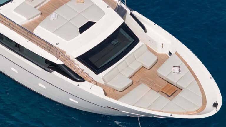 Foredeck Relaxation Area