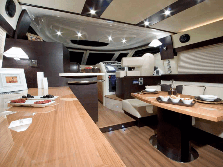 CRANCHI 50 Salon Dining