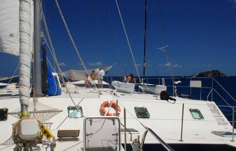 CUAN LAW - Ample deck space