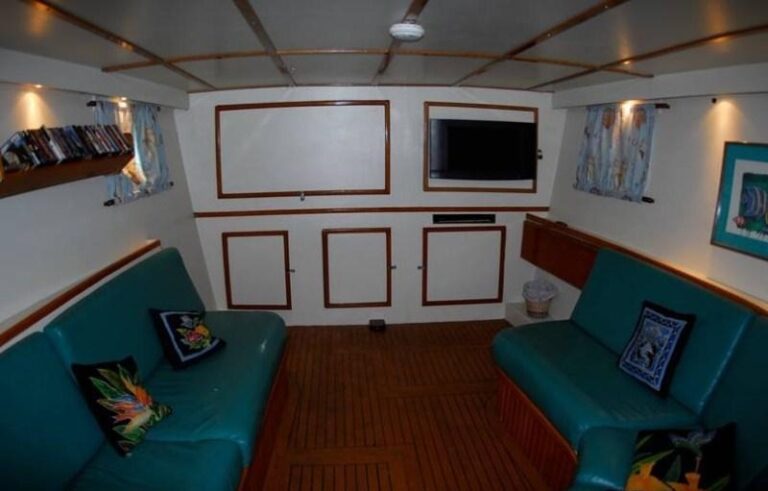 CUAN LAW - Video lounge and spa