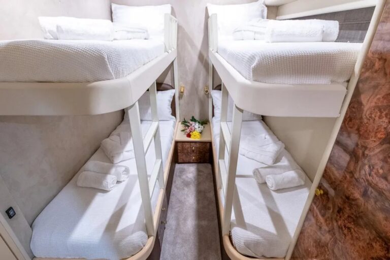 Cabin With Four Bed