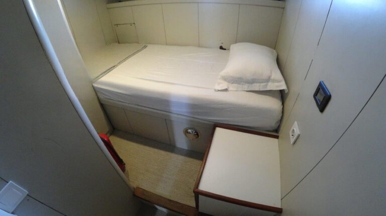 Cabin With Single Bed