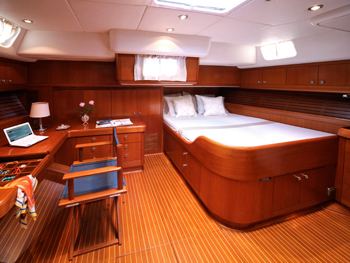 Callisto - Large Master Cabin