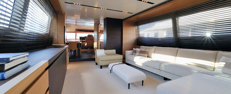 Canados 76 Yacht - Saloon