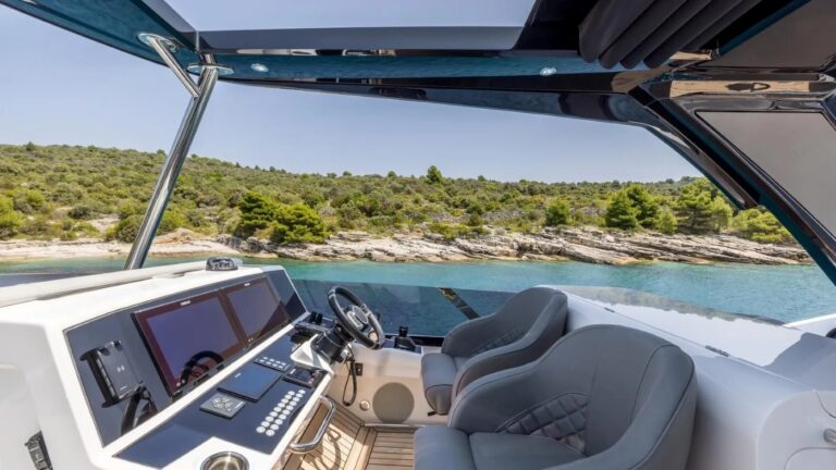 Captain Area