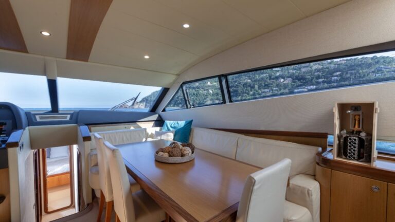 Captain Area With Dining