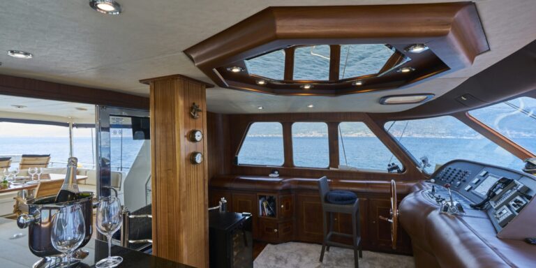 Captains Cabin With Bar