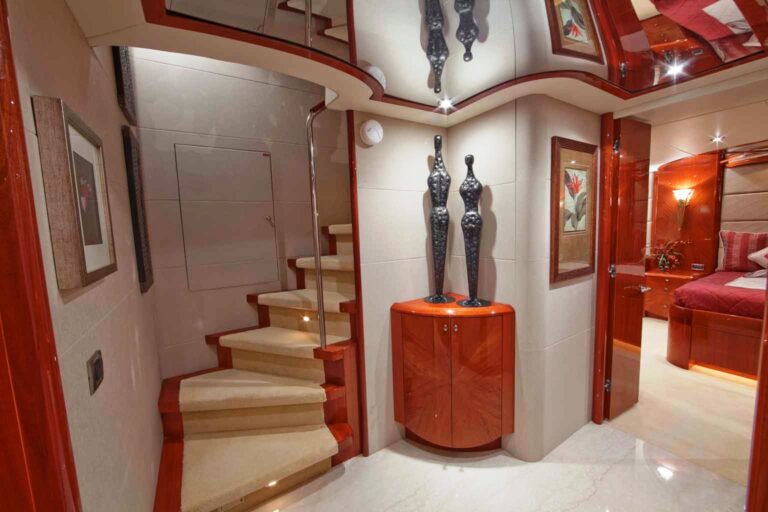 Castaway -  Guest Foyer