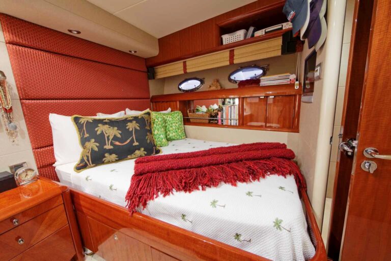 Castaway -  Guest Stateroom 2