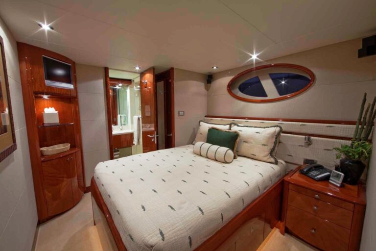 Castaway -  Guest Stateroom