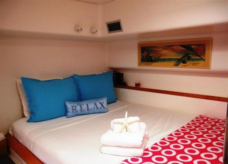 Cat FANTASY ISLAND - Guest Cabin 2