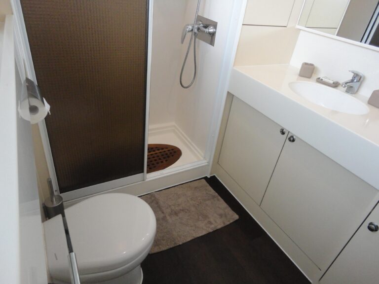 Cat JAMBO -  Guest Ensuite