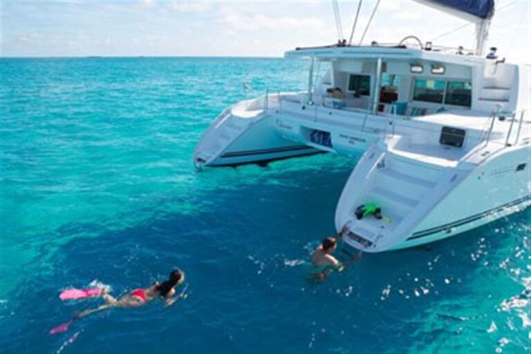 Catamaran AMURA - On Charter