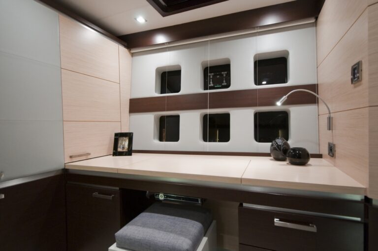 Catamaran Abuelo - Desk
