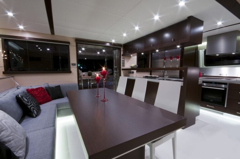 Catamaran Abuelo - Salon View 2