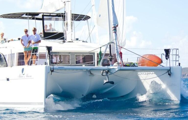 Catamaran BLUE MOON -  Bow View