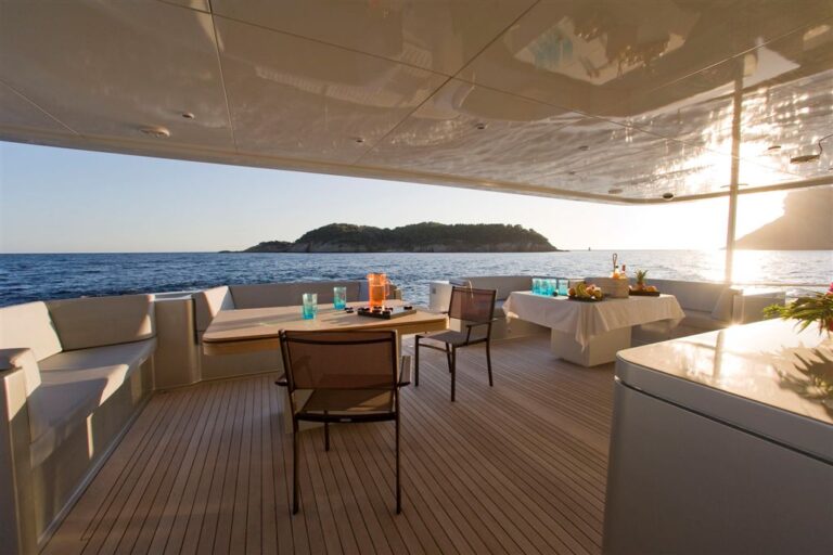 Catamaran BRADLEY -  Aft Deck 2