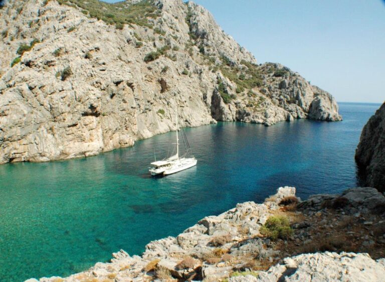 Catamaran CONAN - Underway