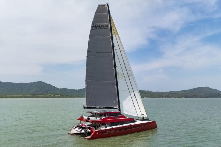 Catamaran CRAZY LOVE Sails Up