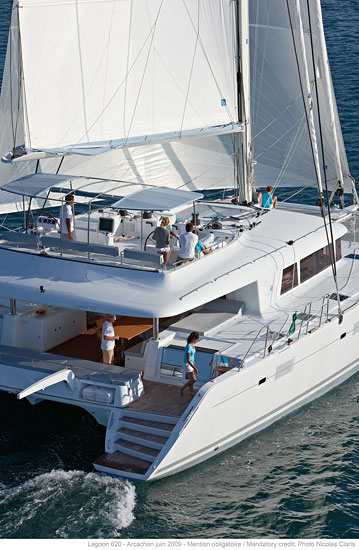 Catamaran DRAGON - Decks