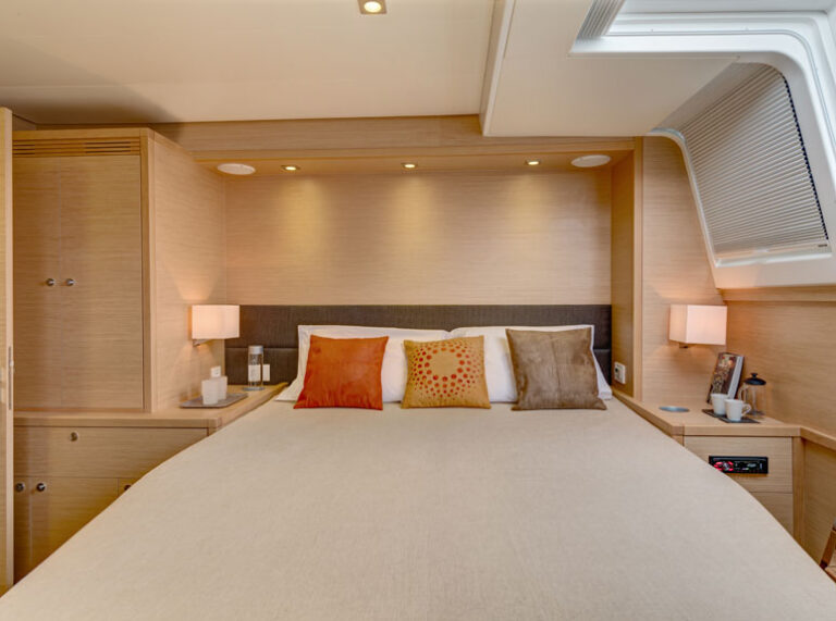 Catamaran DRAGON - Guest Cabin
