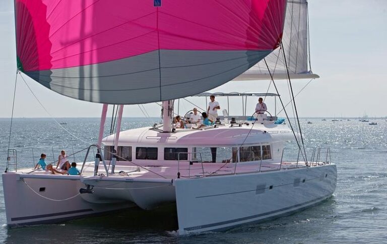 Catamaran ENIGMA -  With Spinaker