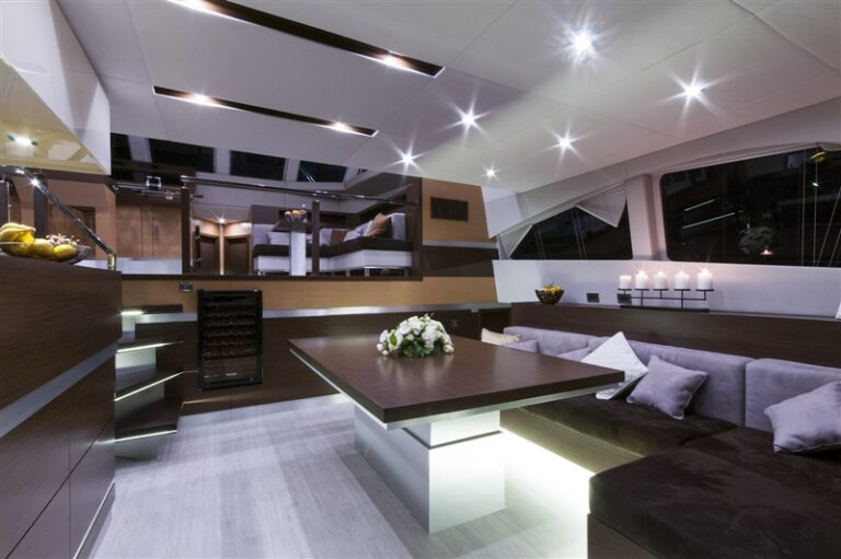 Catamaran EWHALA -  Salon View 1