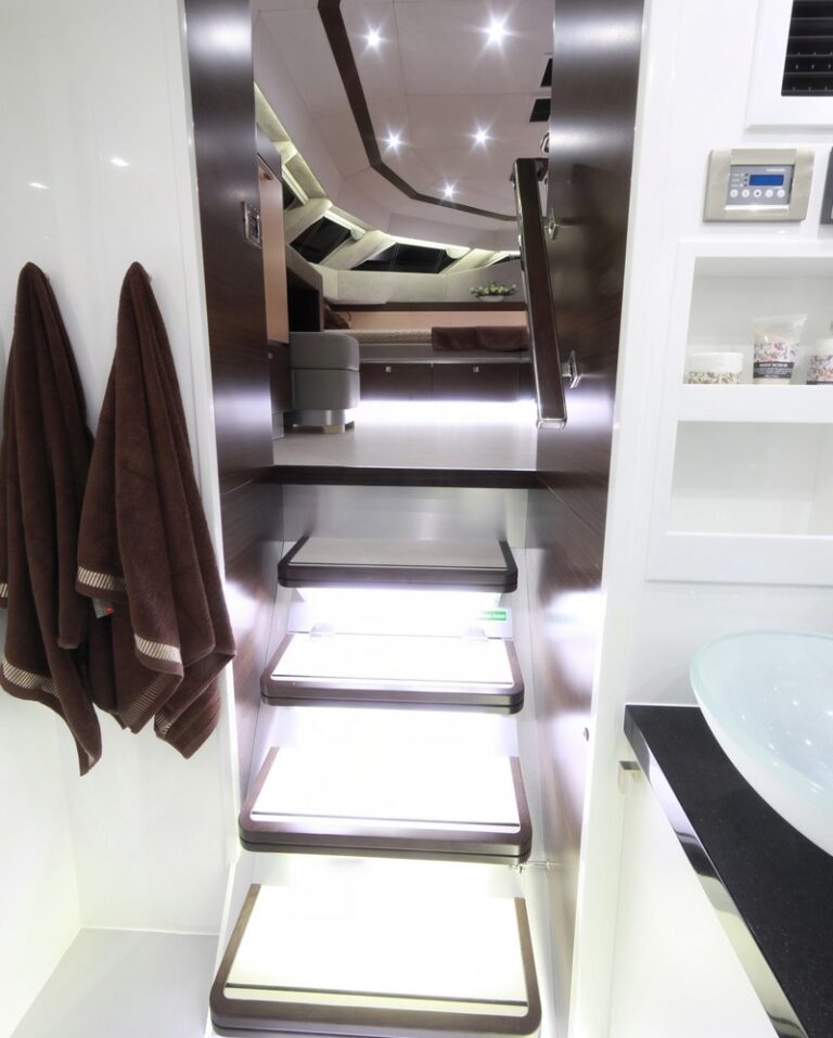 Catamaran FOREVER -  Guest Ensuite 2