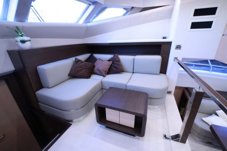 Catamaran FOREVER -  Mezzanine