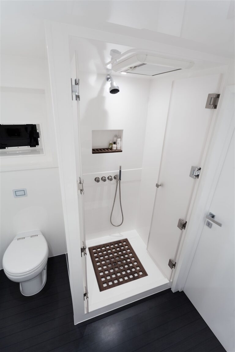 Catamaran LEVANT - Guset Ensuite 2