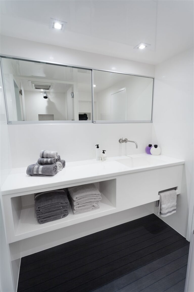 Catamaran LEVANT - Gust Ensuite