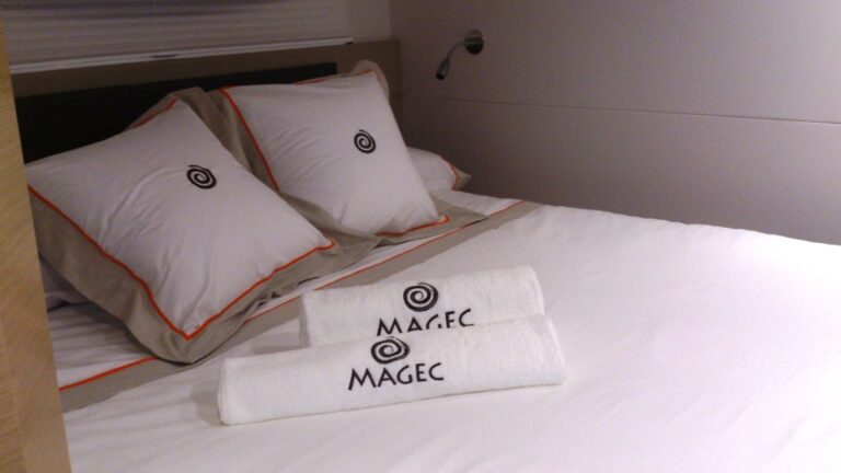 Catamaran MAGEC - Cabin