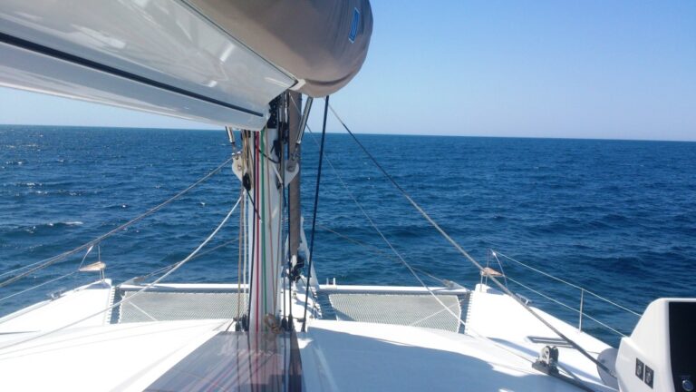 Catamaran MAGEC - Foredeck