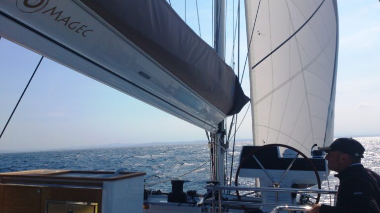 Catamaran MAGEC - Helm