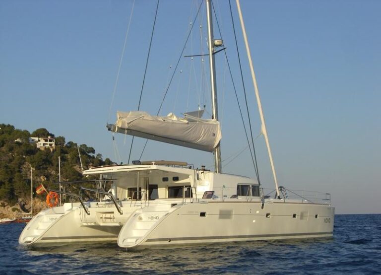 Catamaran NANA -  Aft View
