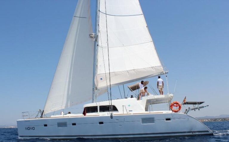 Catamaran NANA -  Profile