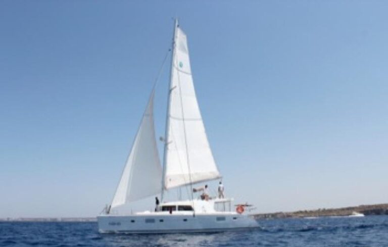 Catamaran NANA -  Sailing