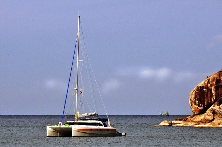 Catamaran NAUTINESS II  -  At Anchor