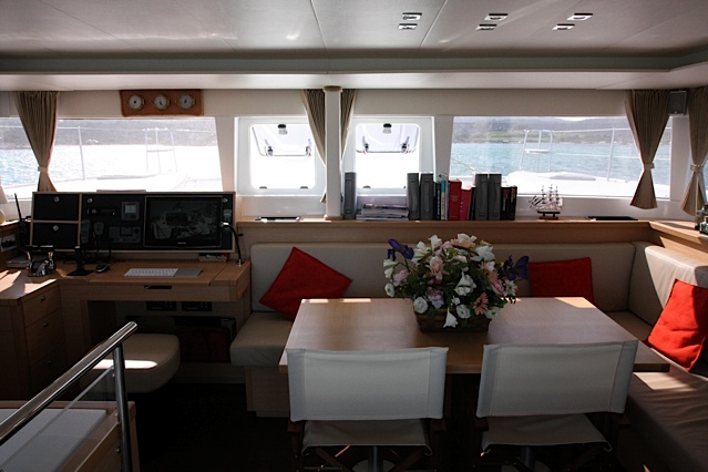 Catamaran OKEANOS -  Salon 2