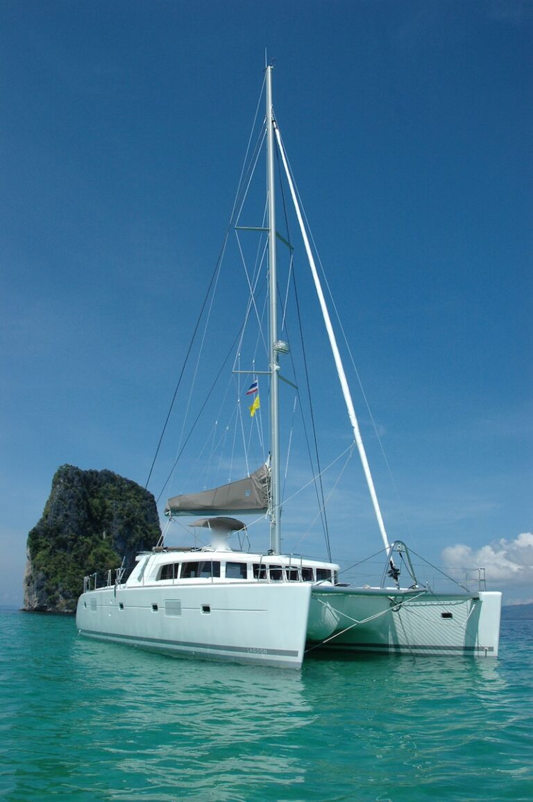 Catamaran SEA SPIRIT -  At Anchor