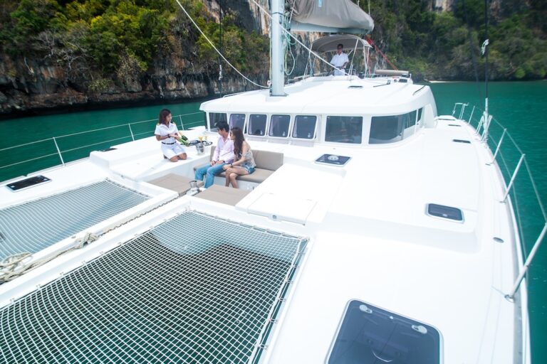 Catamaran SEA SPIRIT -  Foredeck