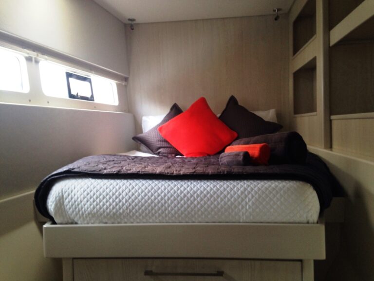 Catamaran SOMETHING WONDERFUL - Guest Cabin 2