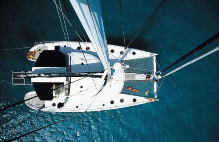 Catamaran WHALE - 004