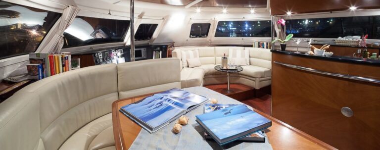 Catamaran WHALE - 016