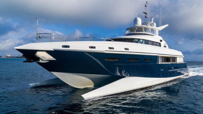 Catamaran Yacht SPIRIT