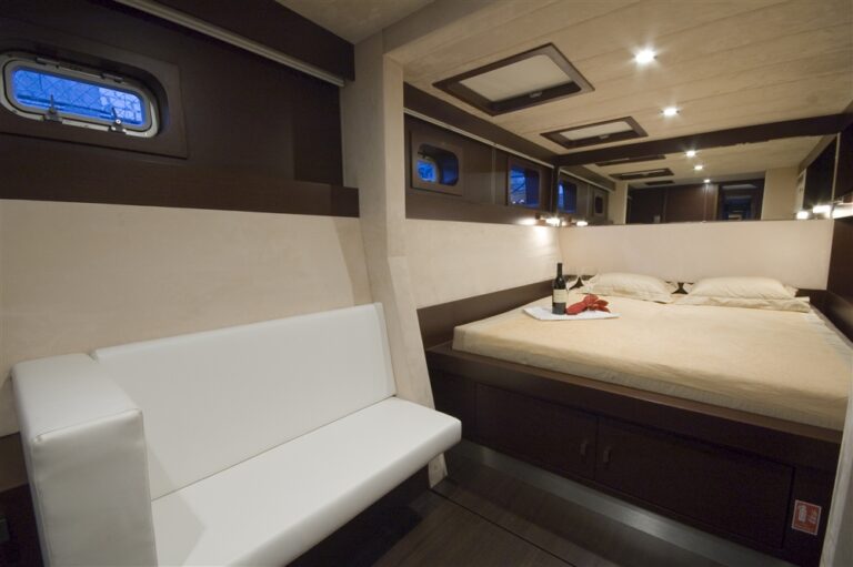 CatamaranTURETE -  Guest Cabin 2